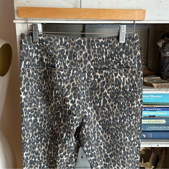 BLANK PAIGE Leopard Print Bell Bottom Flares - Picture 6 of 7